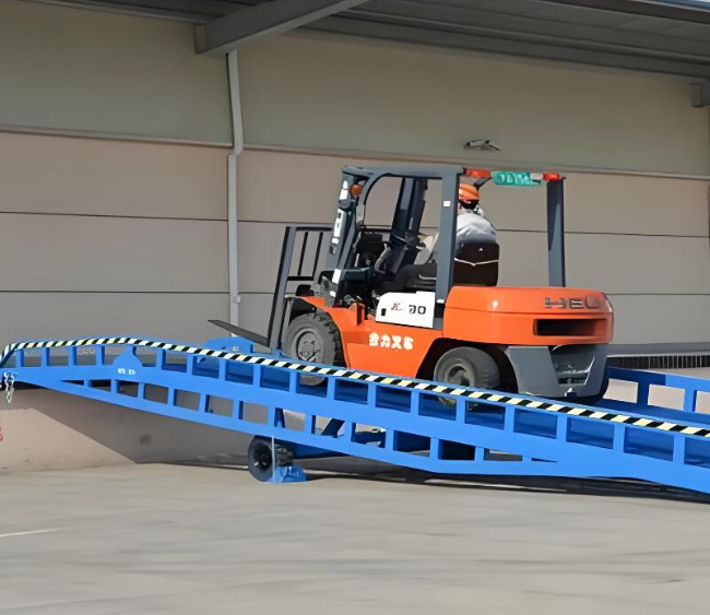 湘西移动式卸货平台（叉车用）